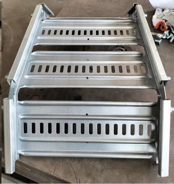 Riser connections are used to create risers or vertical bends in cable trays of length T3.
A full range of T3 accessories can be provided to supplement the system and facilitate on-site manufacturing.
T3 fittings are applicable to all tray widths and can be used to make tee, riser, elbow and cross.